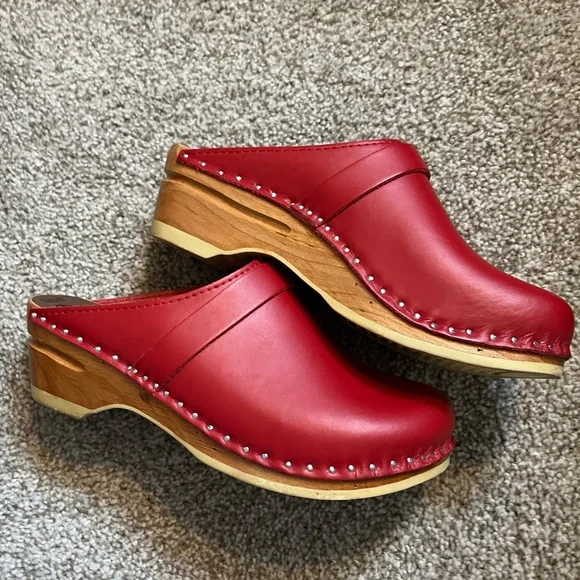 Troentorp Da Vinci Red Leather Clogs - Picture 6 of 7